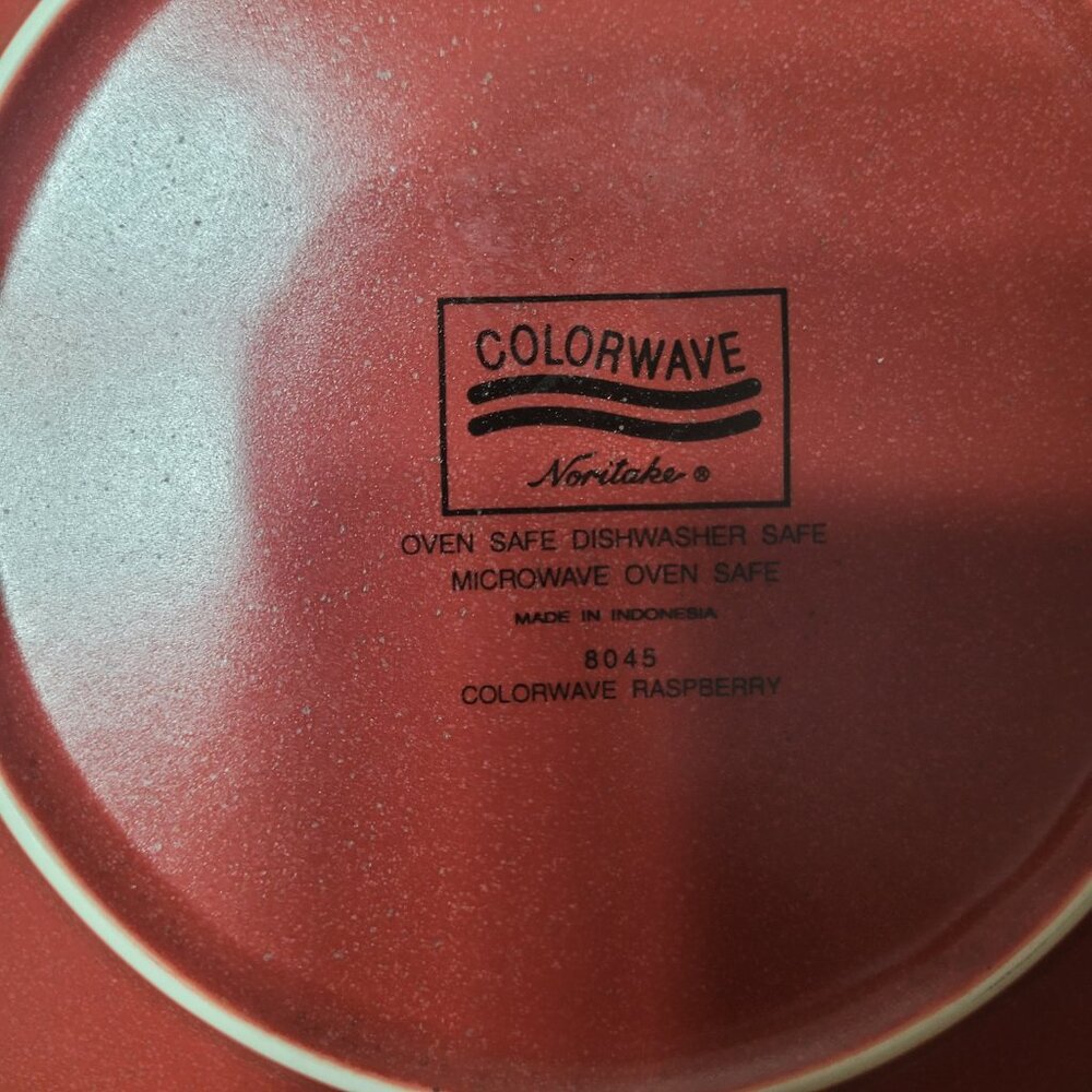 Notitake Colorwave Raspberry Holiday Accent Salad Plate - Picture 3 of 3